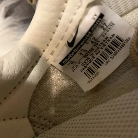 Nikes Shoes (Ladies) - Picture 6 of 6